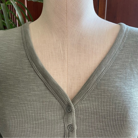 Gap Rib Henley Womens T-Shirt Size Medium - Picture 2 of 9